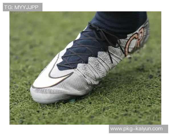 探索NikeCR7足球鞋的独特魅力与性能优势，助你在球场上尽显风采
